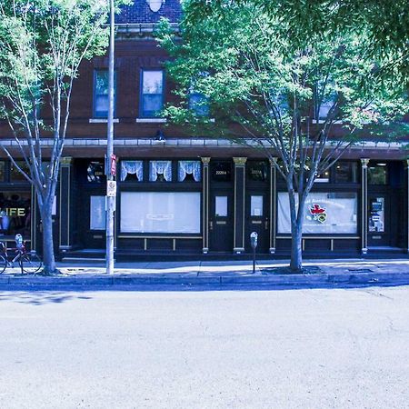Luxury Apt W/ Spectrum Mood Lighting - Historic Cherokee Street Antique Row メアリーランド・ハイツ エクステリア 写真