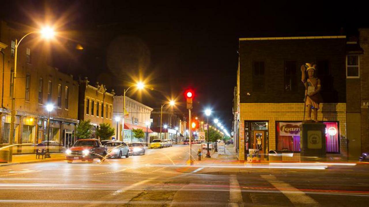 Luxury Apt W/ Spectrum Mood Lighting - Historic Cherokee Street Antique Row メアリーランド・ハイツ エクステリア 写真