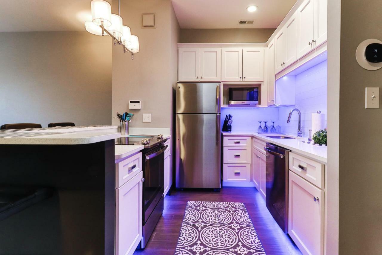 Luxury Apt W/ Spectrum Mood Lighting - Historic Cherokee Street Antique Row メアリーランド・ハイツ エクステリア 写真